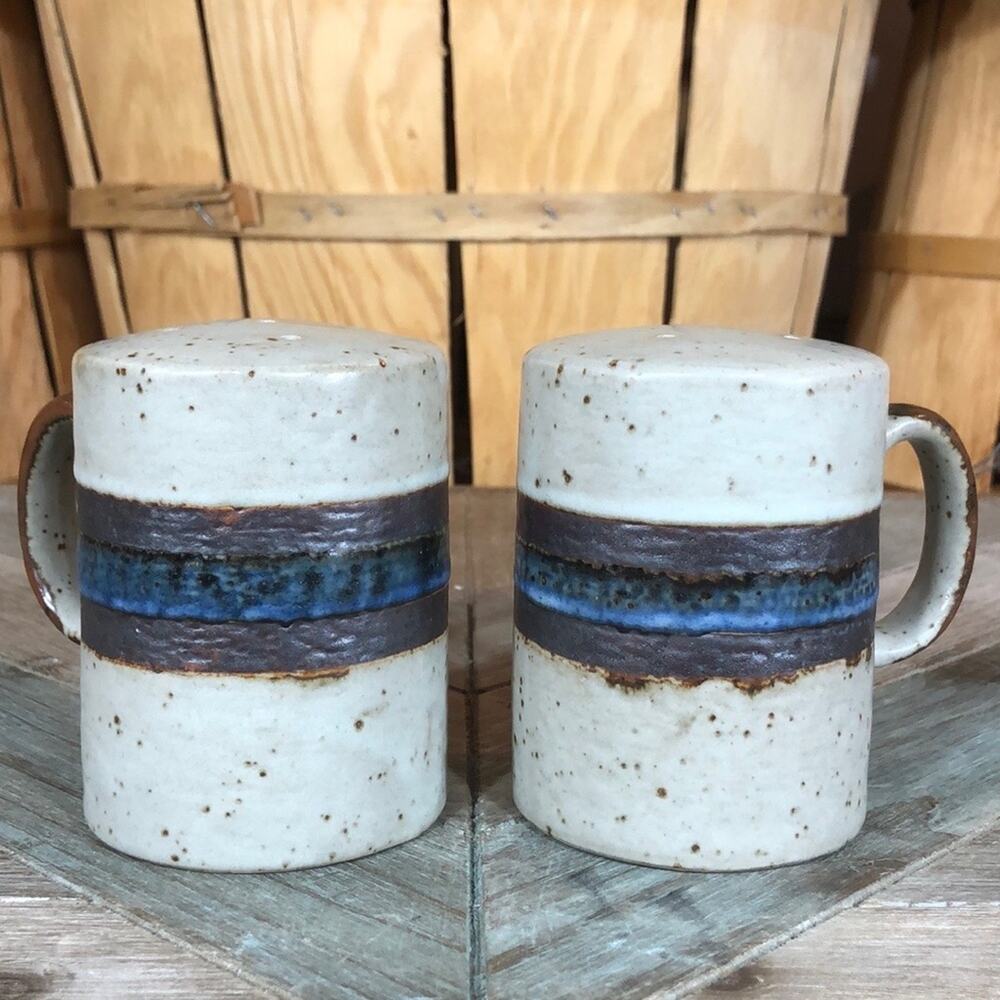 Mid Century Speckled Ceramic Pottery Salt & Pepper Shakers Vintage MCM